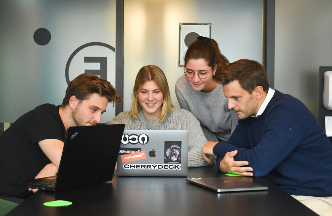 custom software development team